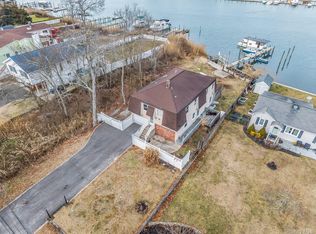 13 Riverside Ave, Mastic Beach, NY 11951