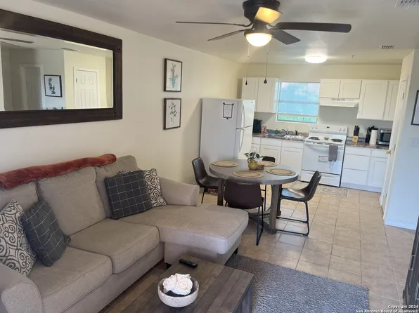 391 S Riverside Dr #20, Eagle Pass, TX 78852