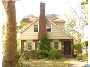 718 Catalpa Ave, Teaneck, NJ 07666