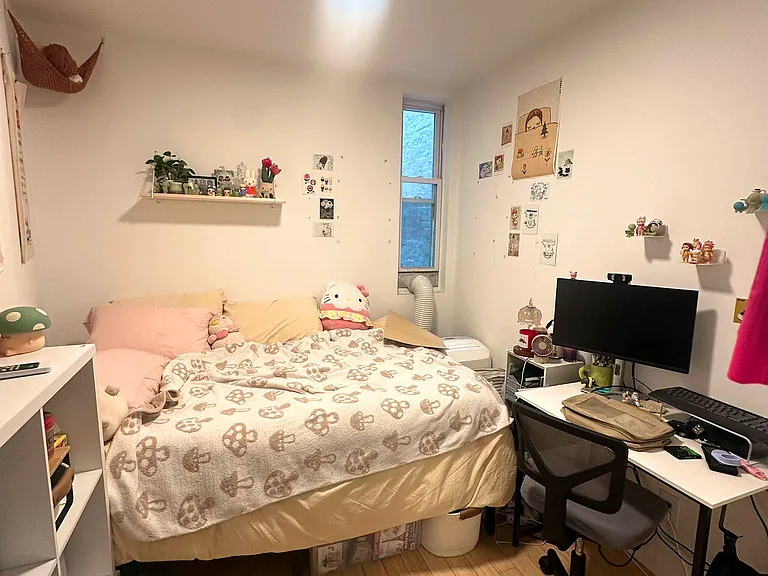326 W 47th St #4B — Photo 6
