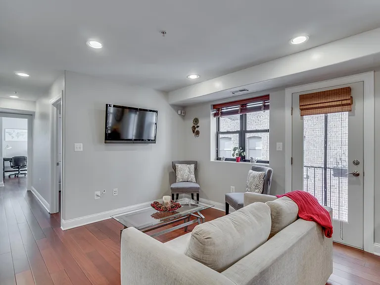 1354 Euclid St NW #402B — Photo 6