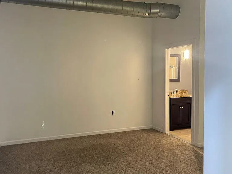 HUGE Downtown Loft 2 Bedrooms, 2 Bathrooms in Syracuse — Photo 10