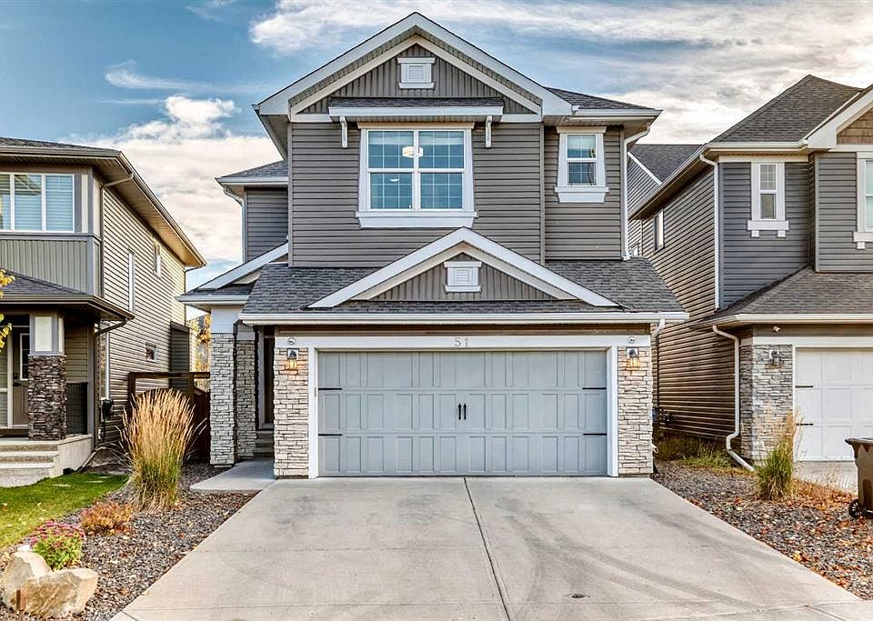 1st image of 51 N Cougar Ridge Close SW