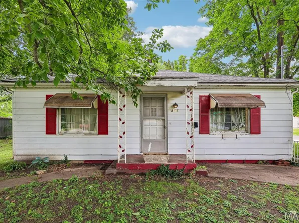 417 E Saint John St, Litchfield, IL 62056