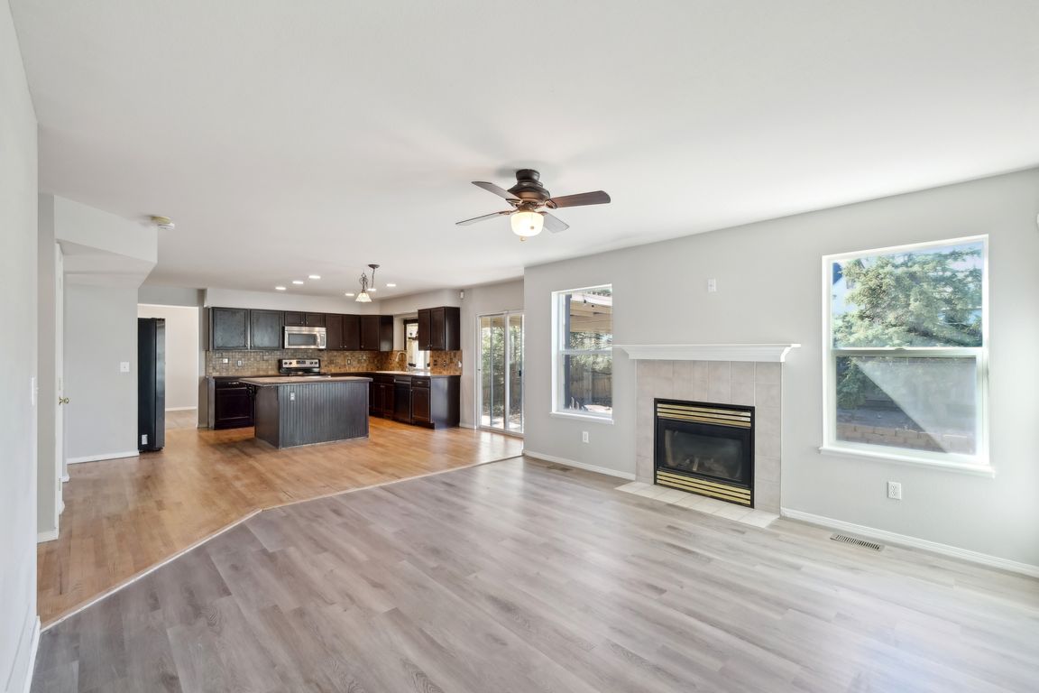 Scarlet Oak Dr-1704-008.jpg
