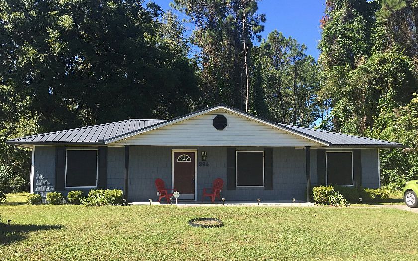 1st image of 994 NW Cray Way