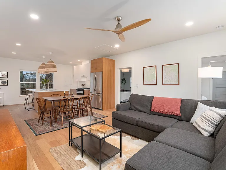 2417 N Overland Trl — Photo 21