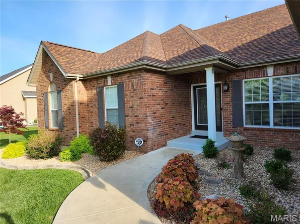 1140 Water View Ln, O'Fallon, MO 63366