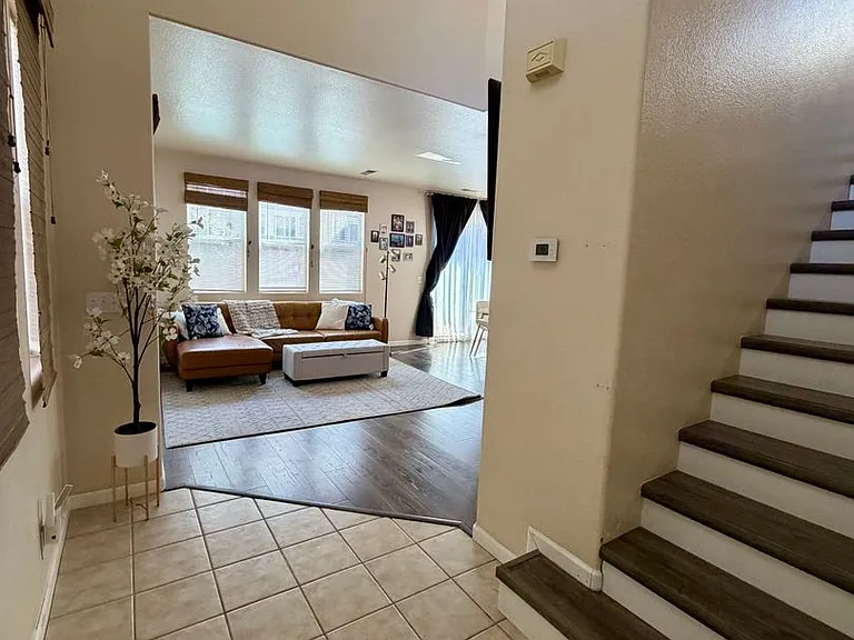 588 Gardenia Pl — Photo 8