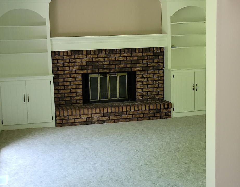 1st image of 3710 Burr Oak Dr