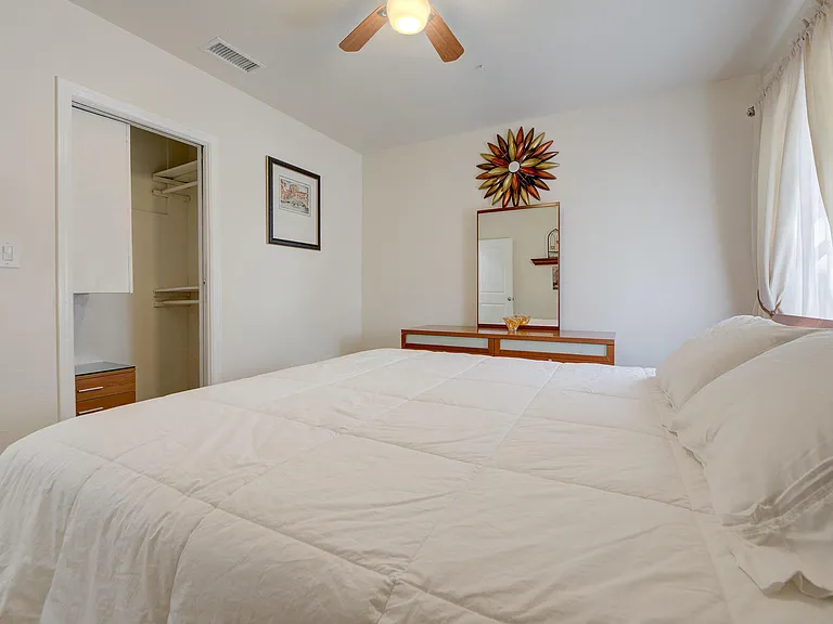 1136 NE 17th Way — Photo 10