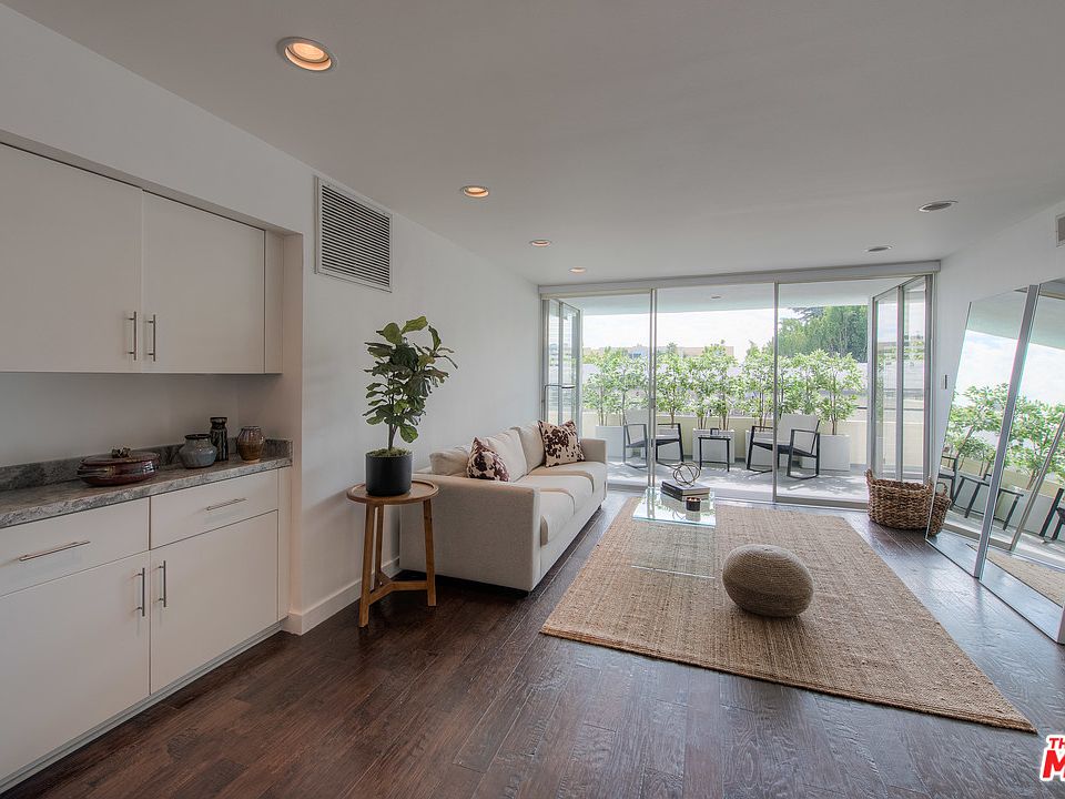 1st image of 1550 N Laurel Ave APT 202