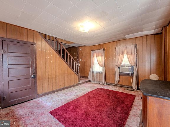 4th image of 45 Grove St