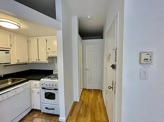 Rented by Compass | media 12