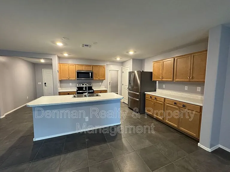 1633 W Pinkley Ct — Photo 8