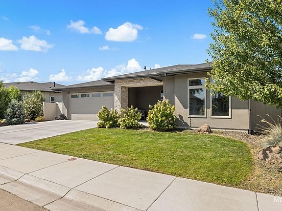 2nd image of 2319 S Steichen Way