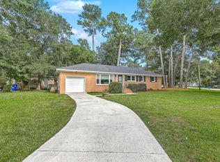 1827 S Mayflower Dr, Charleston, SC 29412