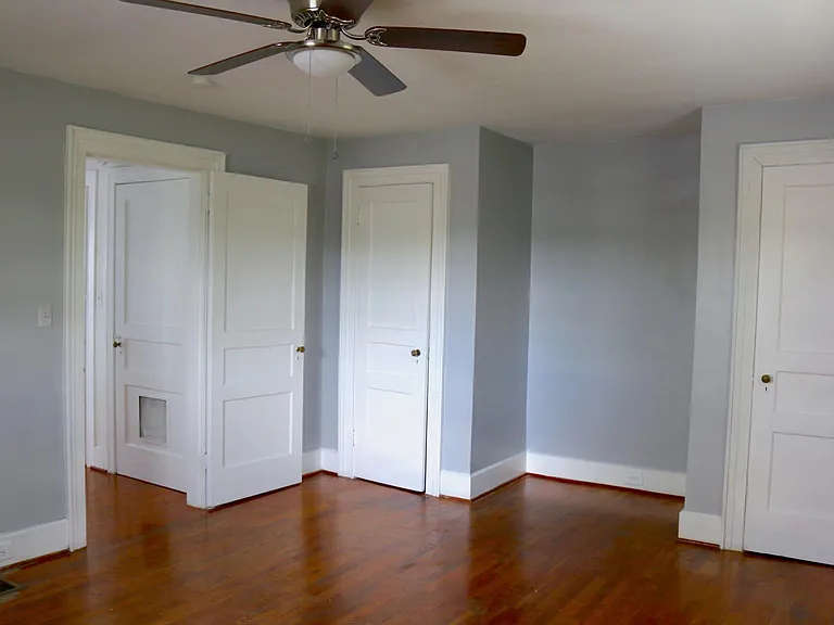 210 W Poplar St #B — Photo 10