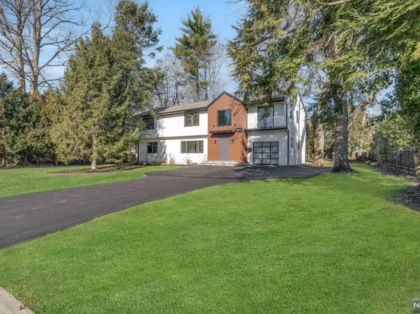 315 Racetrack Rd, Ho Ho Kus, NJ 07423