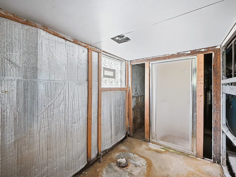 1122 W Western Reserve Rd — Photo 23