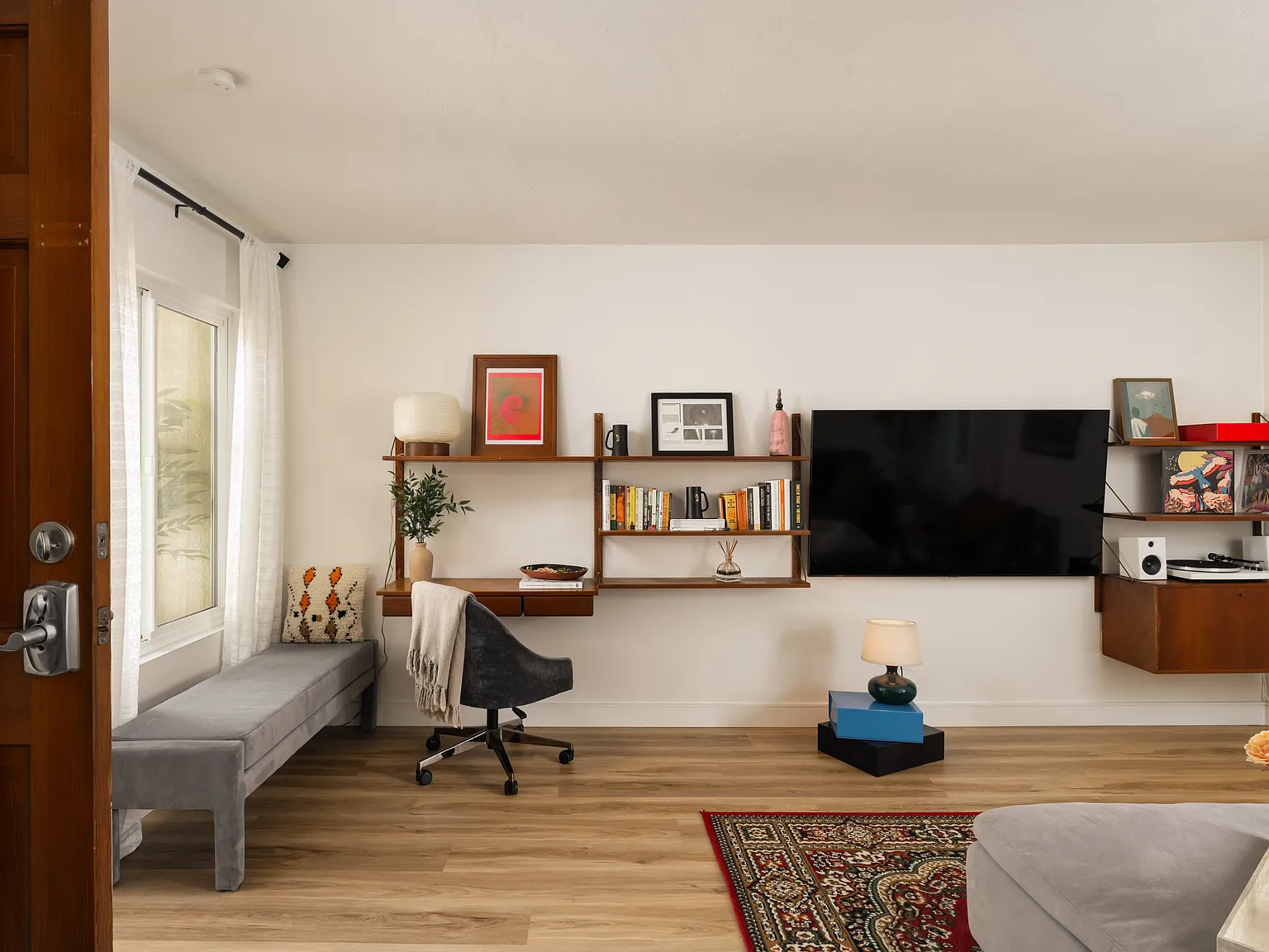 1 bed, 609 sqft, $4,200 — Photo 2