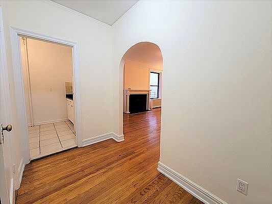 3rd image of 251 W 81st St APT 6B