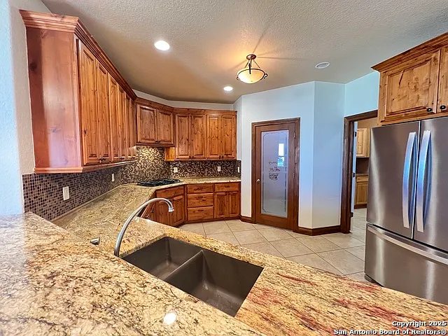 3 bed, 2.5 bath, 2193 sqft, $3,200 — Photo 4