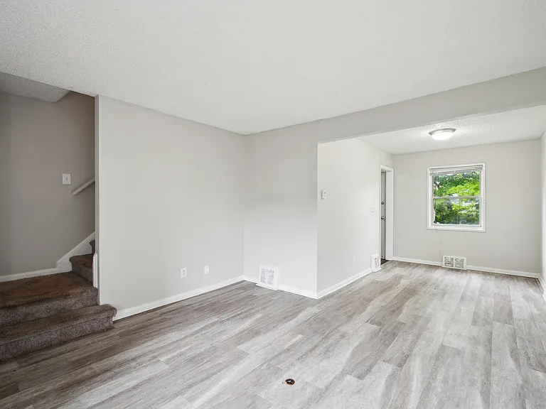 Franklin Village Apartments — Photo 7