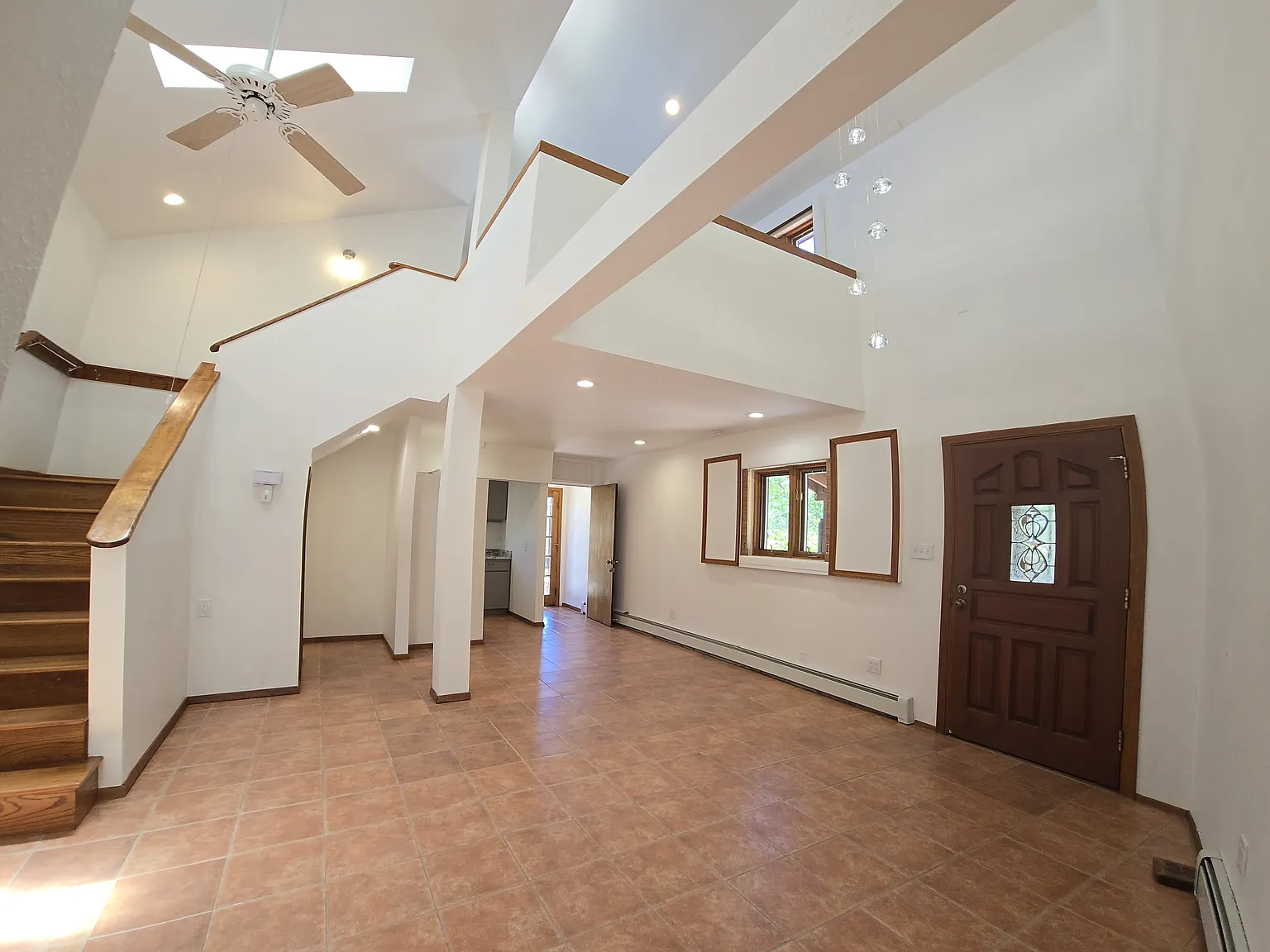 1 bed, 1.5 bath, 715 sqft, $2,100 — Photo 2