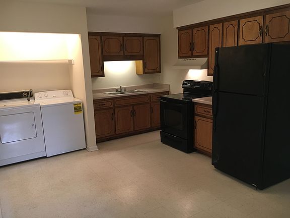 3rd image of 710 Richardson St