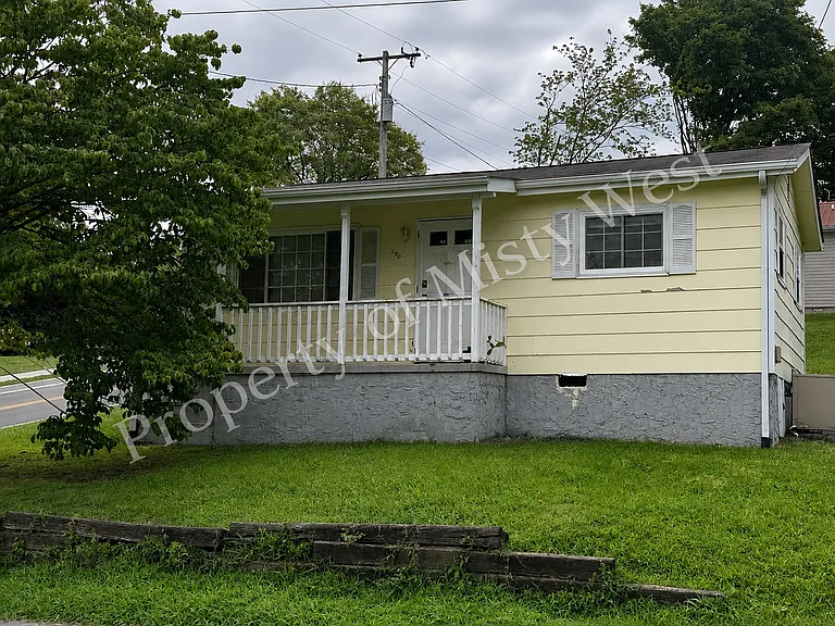 290 Gaut St NE — Photo 1