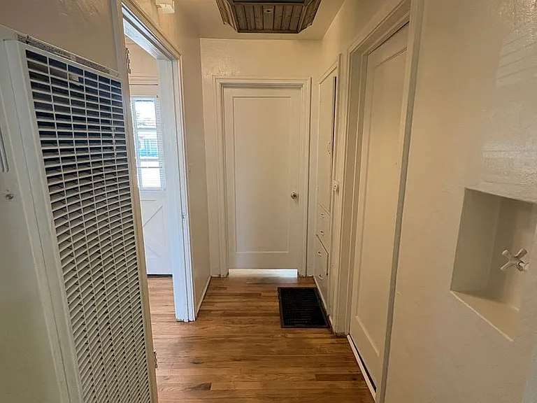1216 N Conyer St — Photo 12
