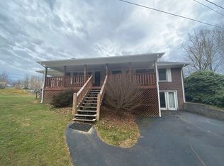 42 Maple St, Newland, NC 28657
