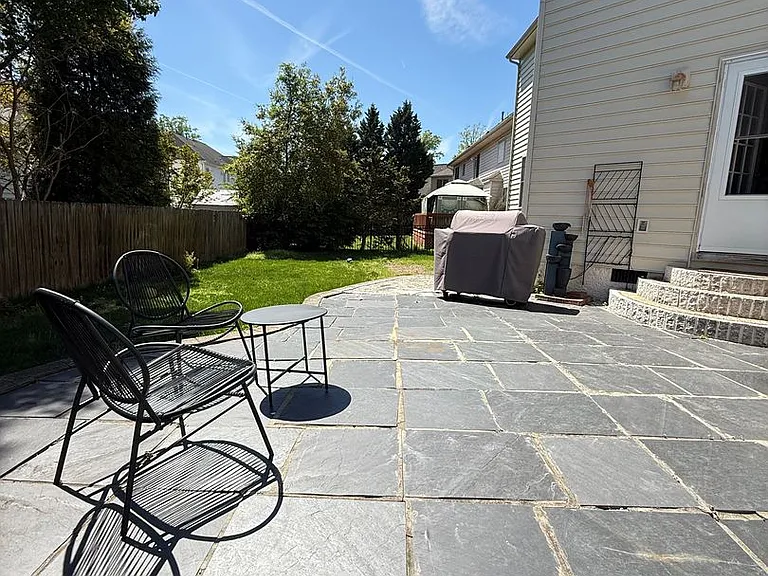 115 Sheldon Ct — Photo 24
