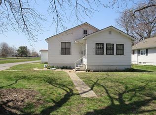 101 N 7th St, Herrin, IL 62948