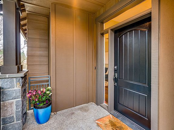 4th image of 695 SW Foresta Ter