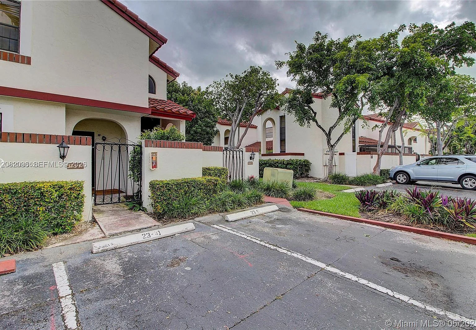 Condo B At Mediterranea P — Photo 2