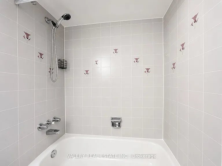 164 Daniels Cres #MAIN — Photo 10
