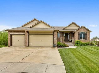 2410 N Graystone Ct, Wichita, KS 67228