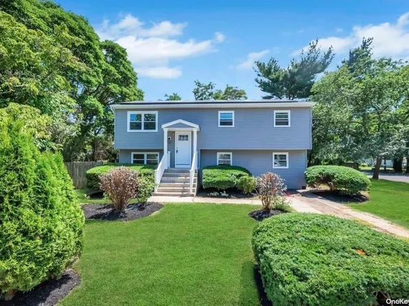 48 Jamaica Avenue, Wyandanch, NY 11798