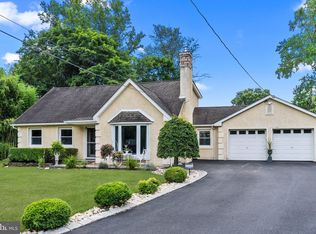 612 Pinney Rd, Huntingdon Valley, PA 19006