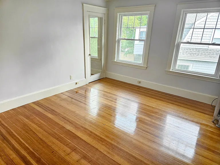 19 Rowe St — Photo 11