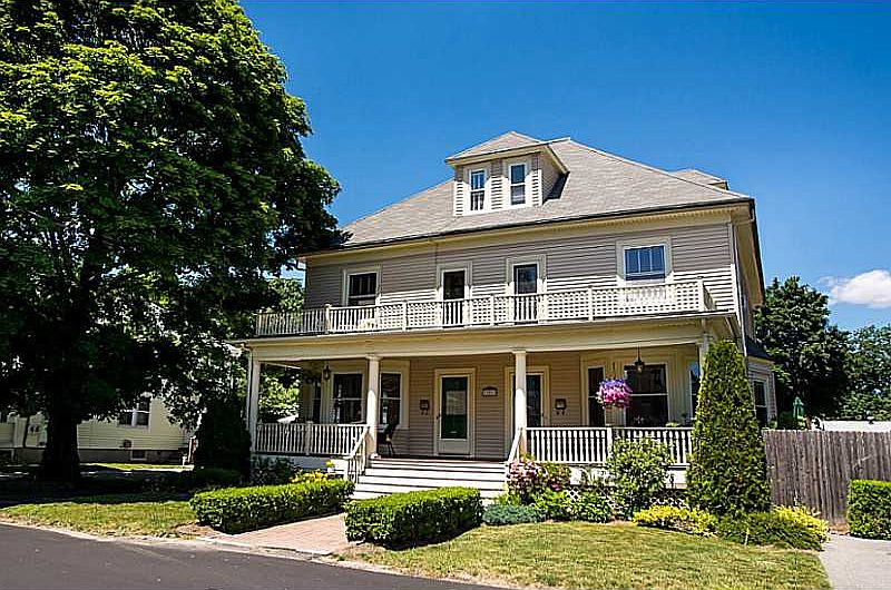 21 Highland St, Cranston, RI 02920 Zillow