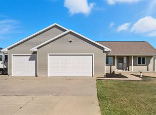22980 105th St, Anamosa, IA 52205
