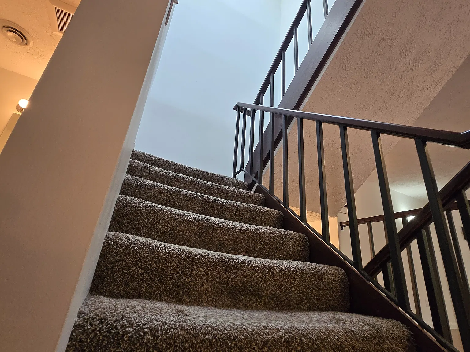 2 bed, 2.5 bath, 1814 sqft, $3,200 — Photo 4