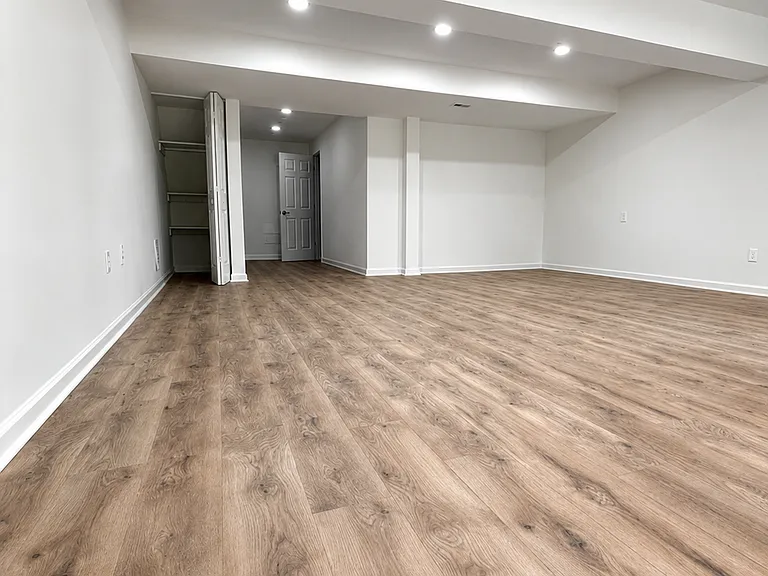 101 Laurel Cir — Photo 23