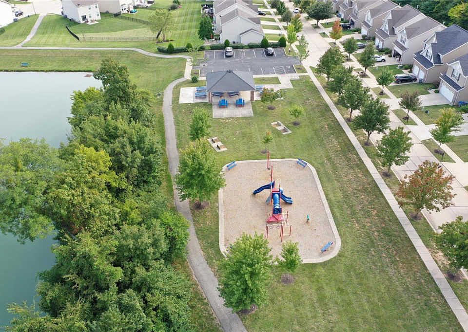 2nd image of 411 Parkgate Dr