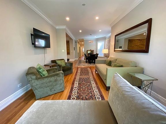 4th image of 3433 N Janssen Ave #9