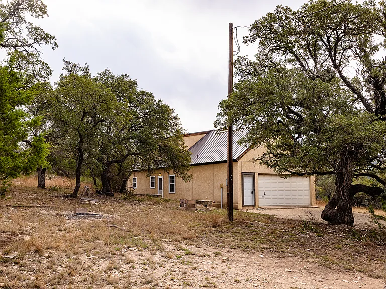 138 Hobson Ln — Photo 45