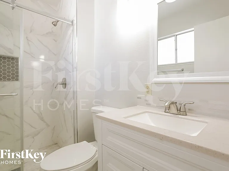 2552 Masters Cir — Photo 12